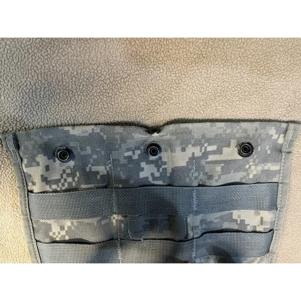 US Military Molle II Triple Mag Pouch, 3 Magazine ACU Digital, 8465-01-525-0598 - Picture 4 of 9